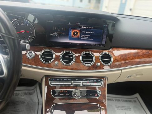 Used 2019 Mercedes-Benz E 300 4MATIC image 19