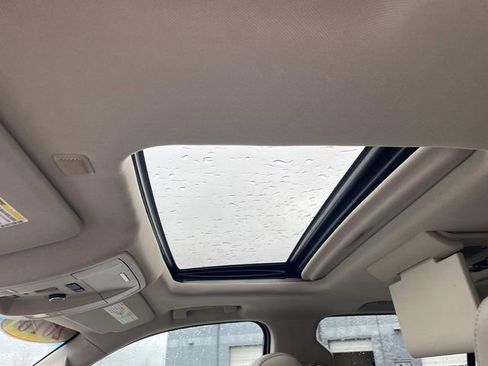 Used 2016 GMC Yukon XL SLT w/ Open Road Package image 18