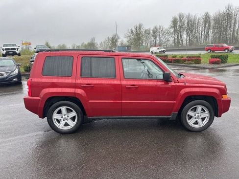 Used 2010 Jeep Patriot Sport FWD image 2