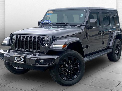 Used 2021 Jeep Wrangler Unlimited Sahara AWD/4WD image 13