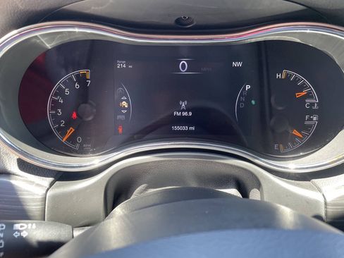 Used 2019 Jeep Grand Cherokee Altitude AWD/4WD image 18