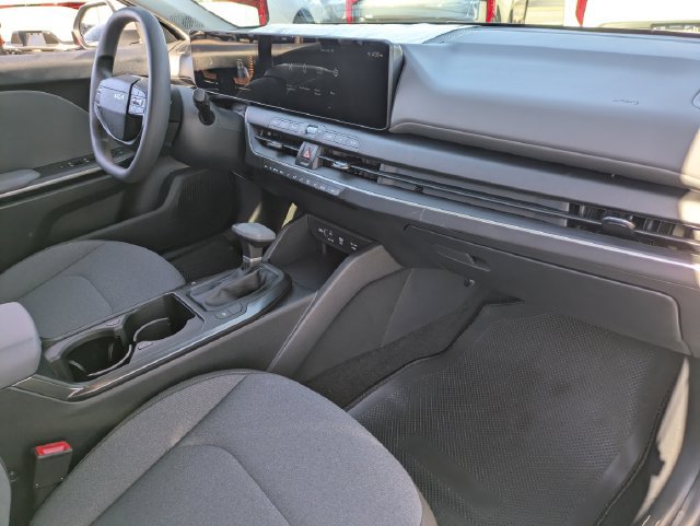 Certified 2025 Kia K4 FWD image 12
