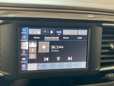 Used 2023 Chrysler Voyager LX FWD image 16