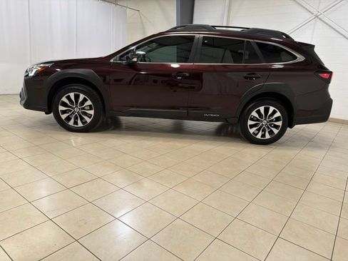 Used 2025 Subaru Outback Limited AWD/4WD image 3