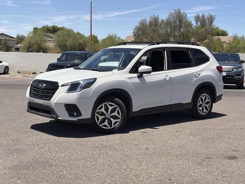 Used 2024 Subaru Forester Premium AWD/4WD image 2