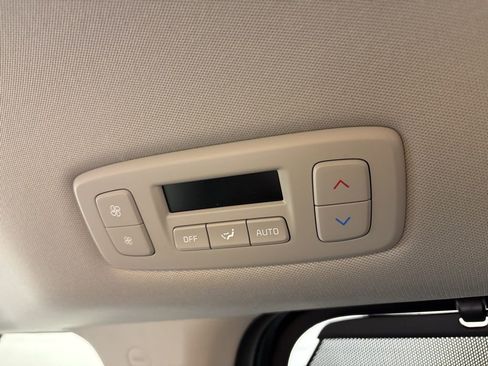 New 2026 Kia Carnival EX image 38