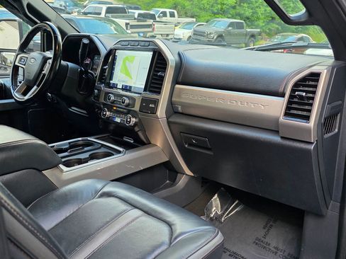 Used 2022 Ford F250 Platinum w/ Tremor Off-Road Package AWD/4WD image 36