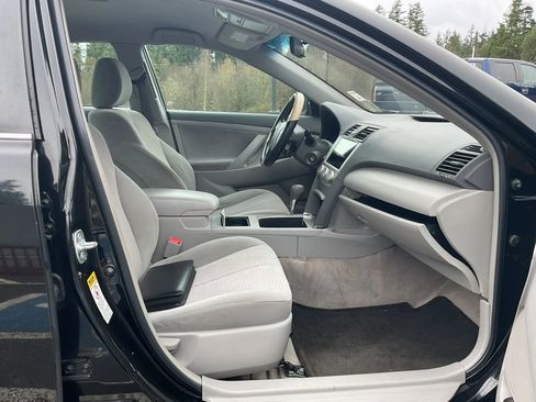 Used 2011 Toyota Camry LE image 14