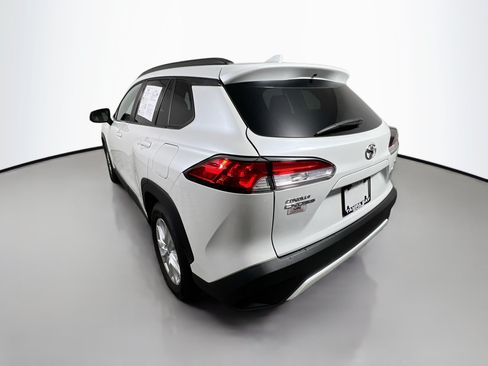 Used 2023 Toyota Corolla Cross LE AWD/4WD image 8
