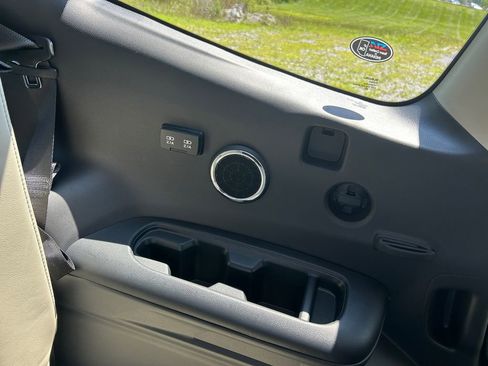 Certified 2025 Subaru Ascent Limited image 24