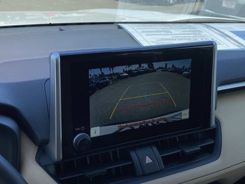 Certified 2025 Toyota RAV4 XLE w/ Convenience Package FWD image 31