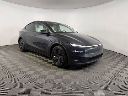 Used 2026 Tesla Model Y 2WD image 19