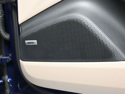 Certified 2025 Porsche Macan 4S Electric image 30