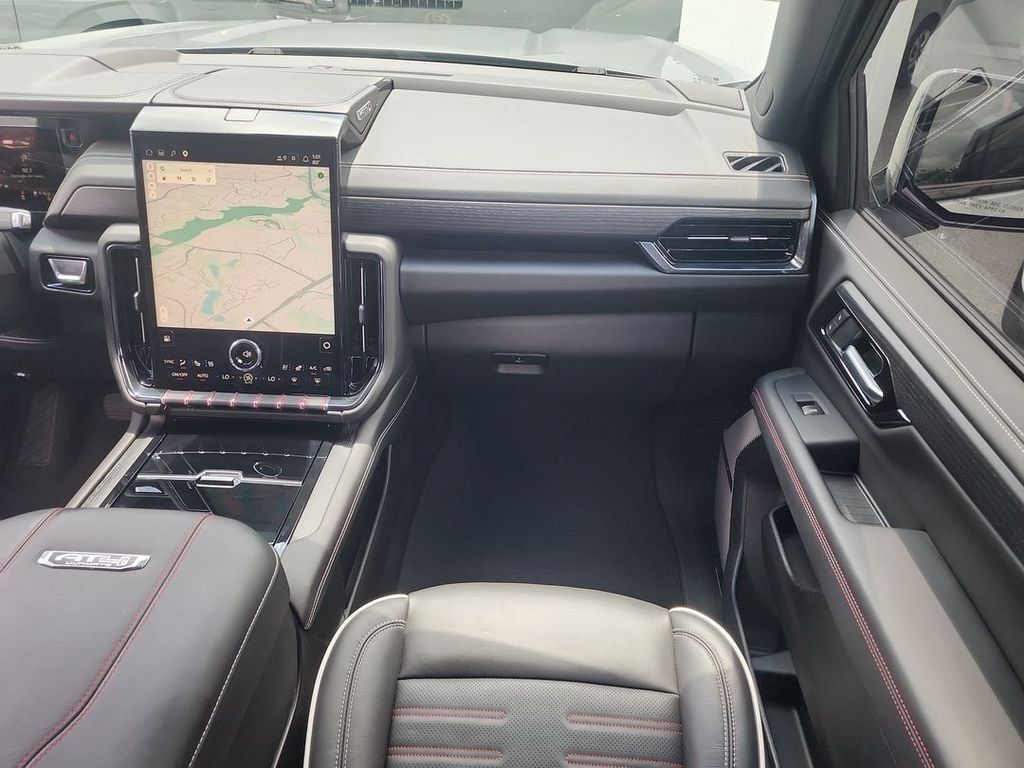 Certified 2025 GMC Yukon XL AT4 Ultimate AWD/4WD image 29