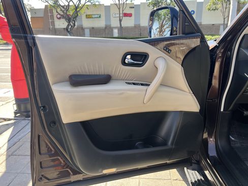 Used 2018 Nissan Armada SL w/ Premium Package image 11