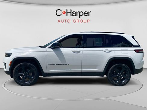 Used 2023 Jeep Grand Cherokee Altitude AWD/4WD image 6