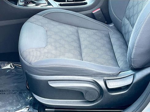 Certified 2022 Kia Niro LXS image 11