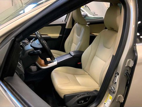 Used 2017 Volvo XC60 T5 Inscription w/ Preferred Option Package image 8