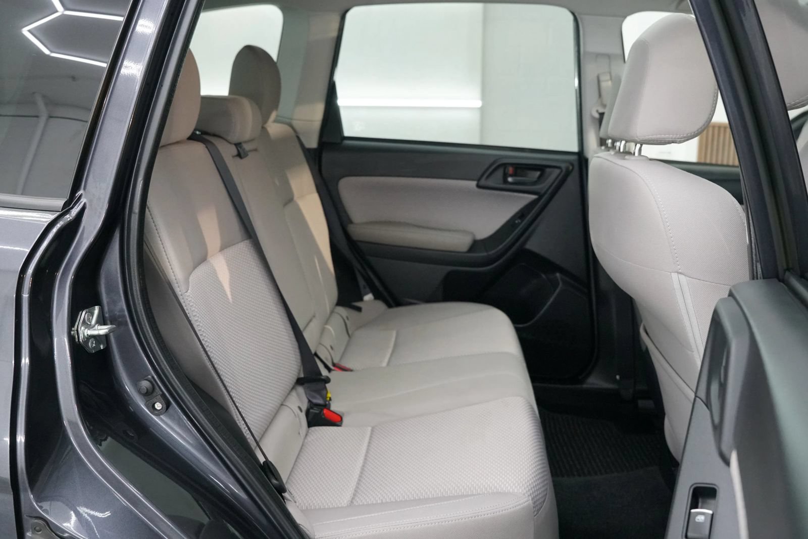 Used 2017 Subaru Forester 2.5i Premium w/ All-Weather Package AWD/4WD image 30