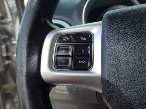 Used 2019 Dodge Journey SE FWD image 12