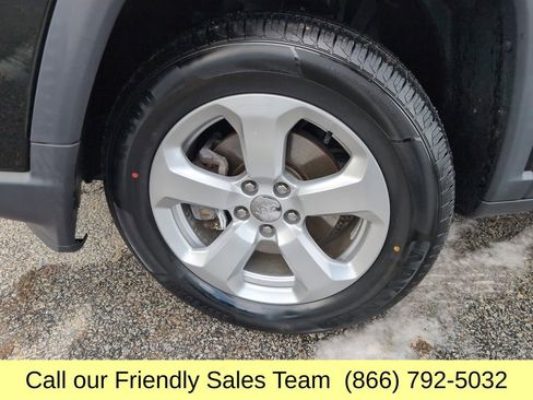 Used 2019 Jeep Compass Latitude w/ Cold Weather Group image 25