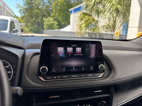 Used 2025 Nissan Rogue SV image 20