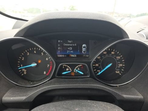 Used 2017 Ford Escape SE w/ Equipment Group 201A FWD image 18