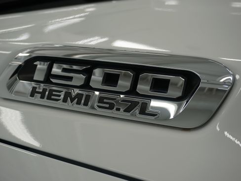 Used 2019 RAM 1500 Big Horn RWD image 7