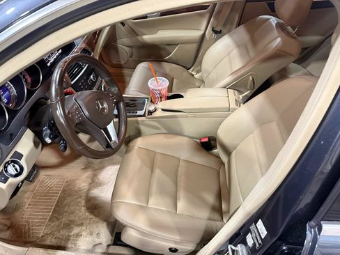 Used 2014 Mercedes-Benz C 300 4MATIC Sedan image 7