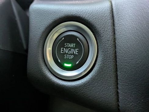 Used 2024 Chevrolet Suburban LT w/ Luxury Package image 32