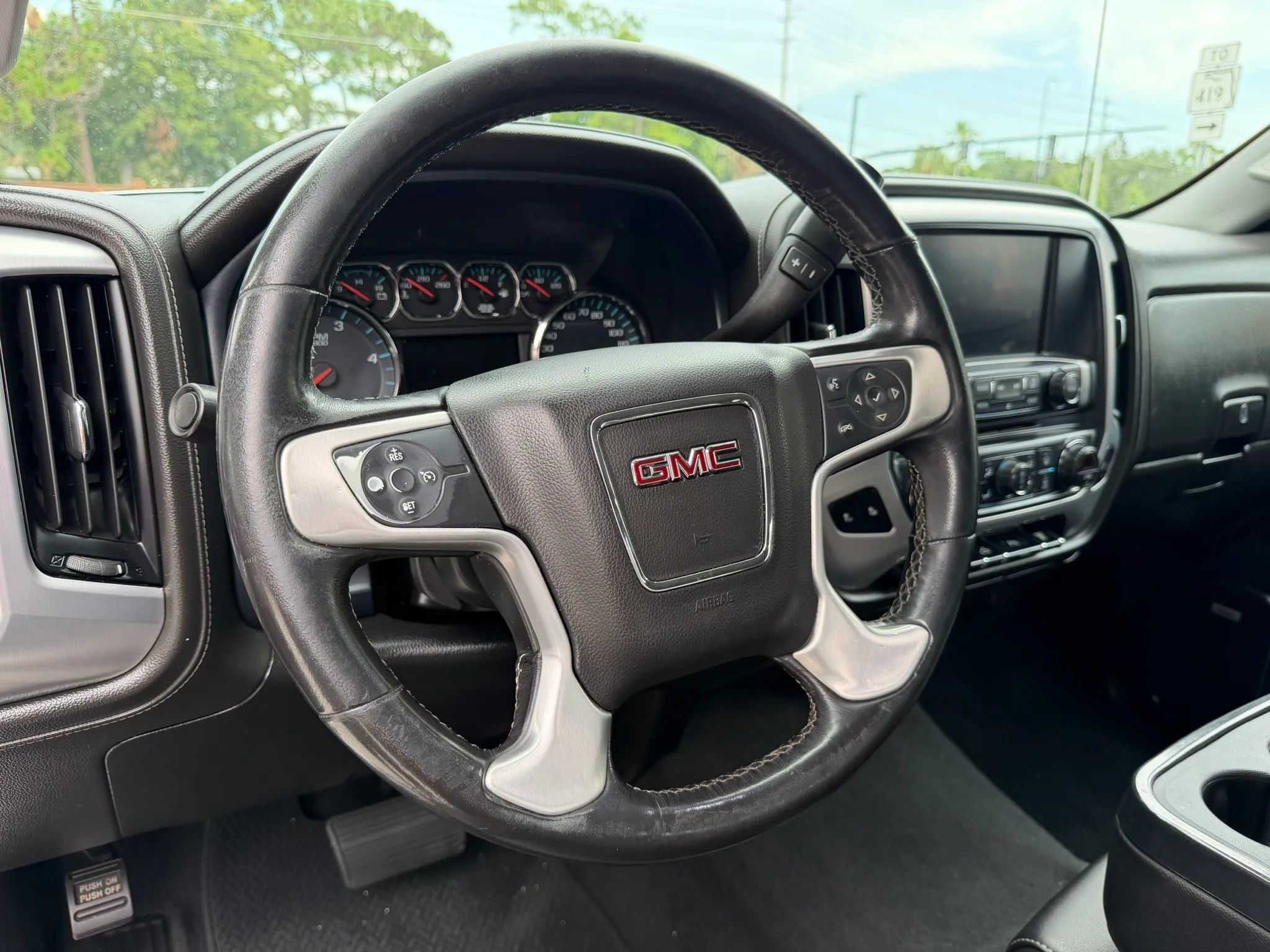 Used 2019 GMC Sierra 2500 SLT w/ Duramax Plus Package AWD/4WD image 7