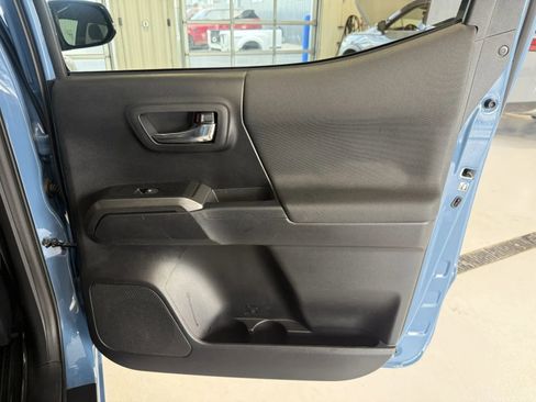 Used 2019 Toyota Tacoma TRD Sport image 20