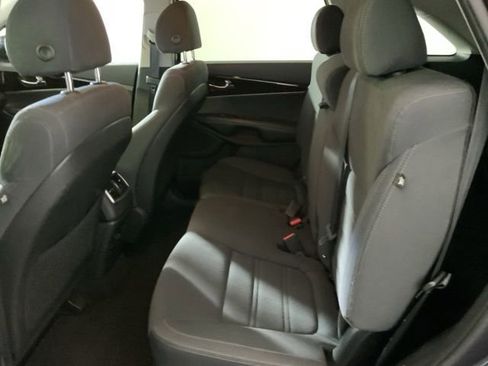 Used 2018 Kia Sorento AWD image 21