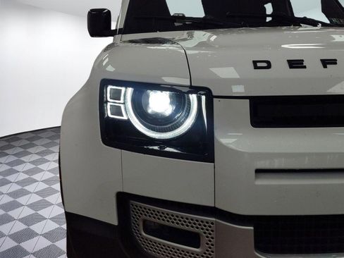 Used 2025 Land Rover Defender 110 S image 10