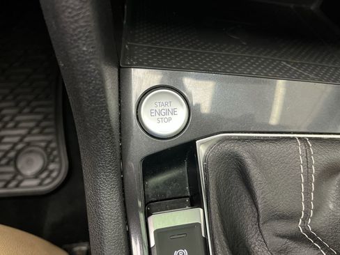 Used 2022 Volkswagen Tiguan SE AWD/4WD image 21