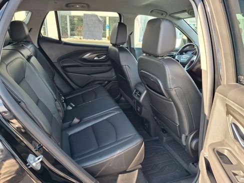 Used 2022 GMC Terrain SLT w/ Elevation Edition image 10