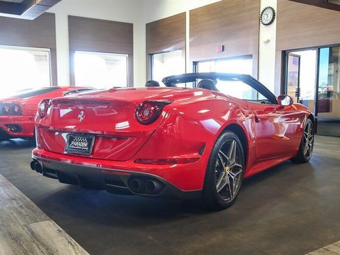 Used 2016 Ferrari California T image 41