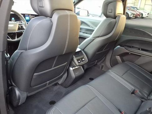 Certified 2024 Cadillac Lyriq Luxury image 14