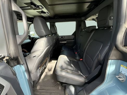 Used 2022 Ford Bronco Badlands w/ Sasquatch Package AWD/4WD image 24
