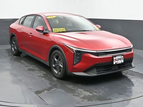 Used 2025 Kia K4 FWD image 2