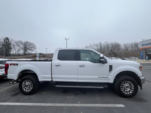 Certified 2020 Ford F350 Lariat w/ Chrome Package image 4