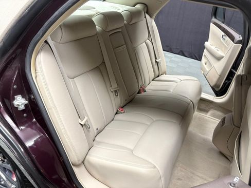 Used 2008 Cadillac DTS FWD image 32