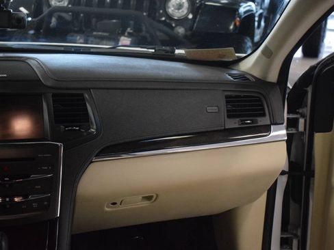 Used 2013 Lincoln MKS AWD image 42
