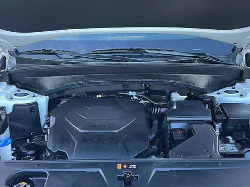 Used 2025 Kia Telluride S FWD image 3