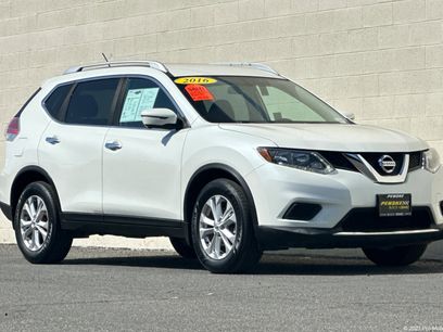 Used 2016 Nissan Rogue SV w/ SV Premium Package