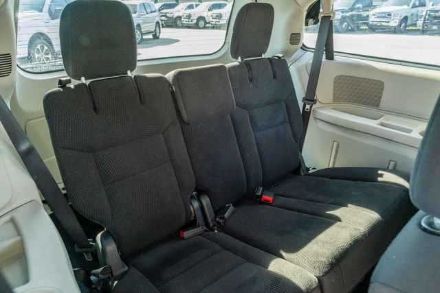 Used 2018 Dodge Grand Caravan SE w/ UConnect Hands-Free Group FWD image 37