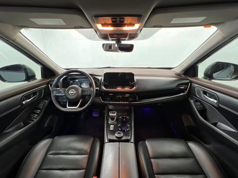 Used 2023 Nissan Rogue SL w/ SL Premium Package image 9