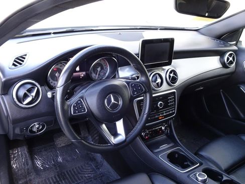 Used 2017 Mercedes-Benz GLA 250 4MATIC image 10