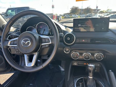 Used 2025 MAZDA MX-5 Miata RF Grand Touring RWD image 18