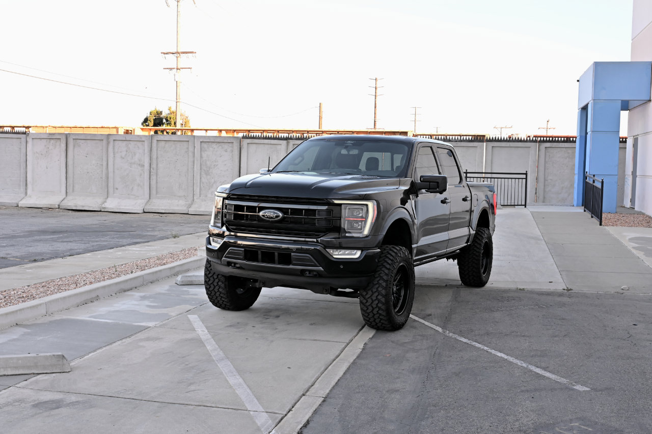 Used 2022 Ford F150 Platinum w/ FX4 Off-Road Package AWD/4WD image 11